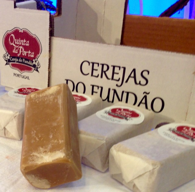 Sabão cerejas Fundão com caixa TV 3